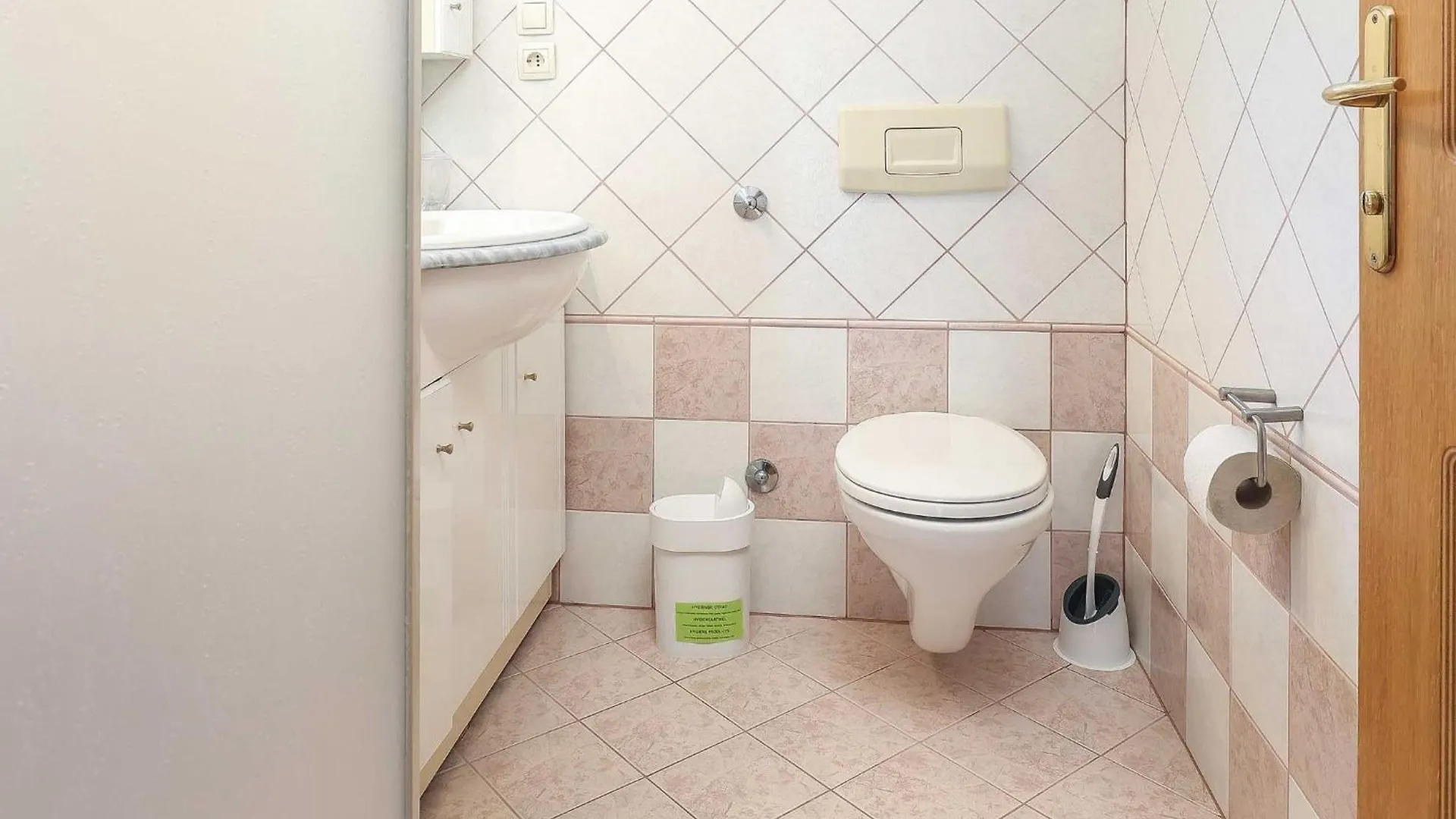 Peaceful Nature Retreat Near Krk Town With Bbq And Parking Vrh  Apartment